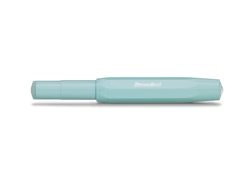 Valokuva tuotteesta Mustekynä Kaweco Skyline Sport F Mint, kuuluu tuoteryhmään Lahjakynät.
