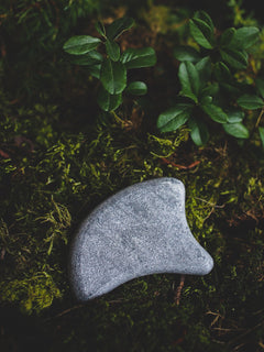 Guasha monitoimikivi hierontaan Metsä/Skogen - Hukka Design