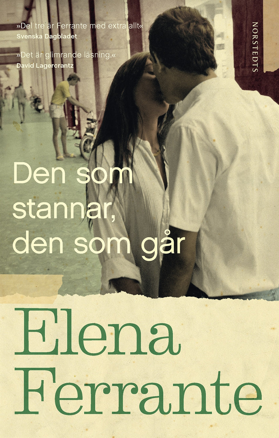 Valokuva kirjasta Elena Ferrante Den som stannar, den som går. Bok 3, Åren mitt i livet, kuuluu tuoteryhmään Ruots kaunokirjat.