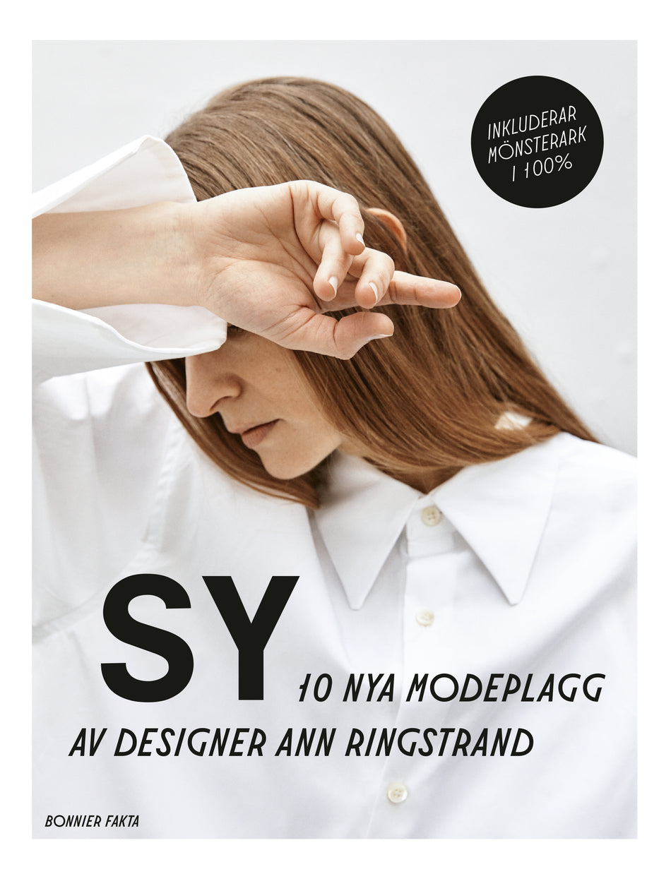 Valokuva kirjasta Ann Ringstrand Sy : 10 nya modeplagg av designer Ann Ringstrand, kuuluu tuoteryhmään Ruots harrasteet taide.