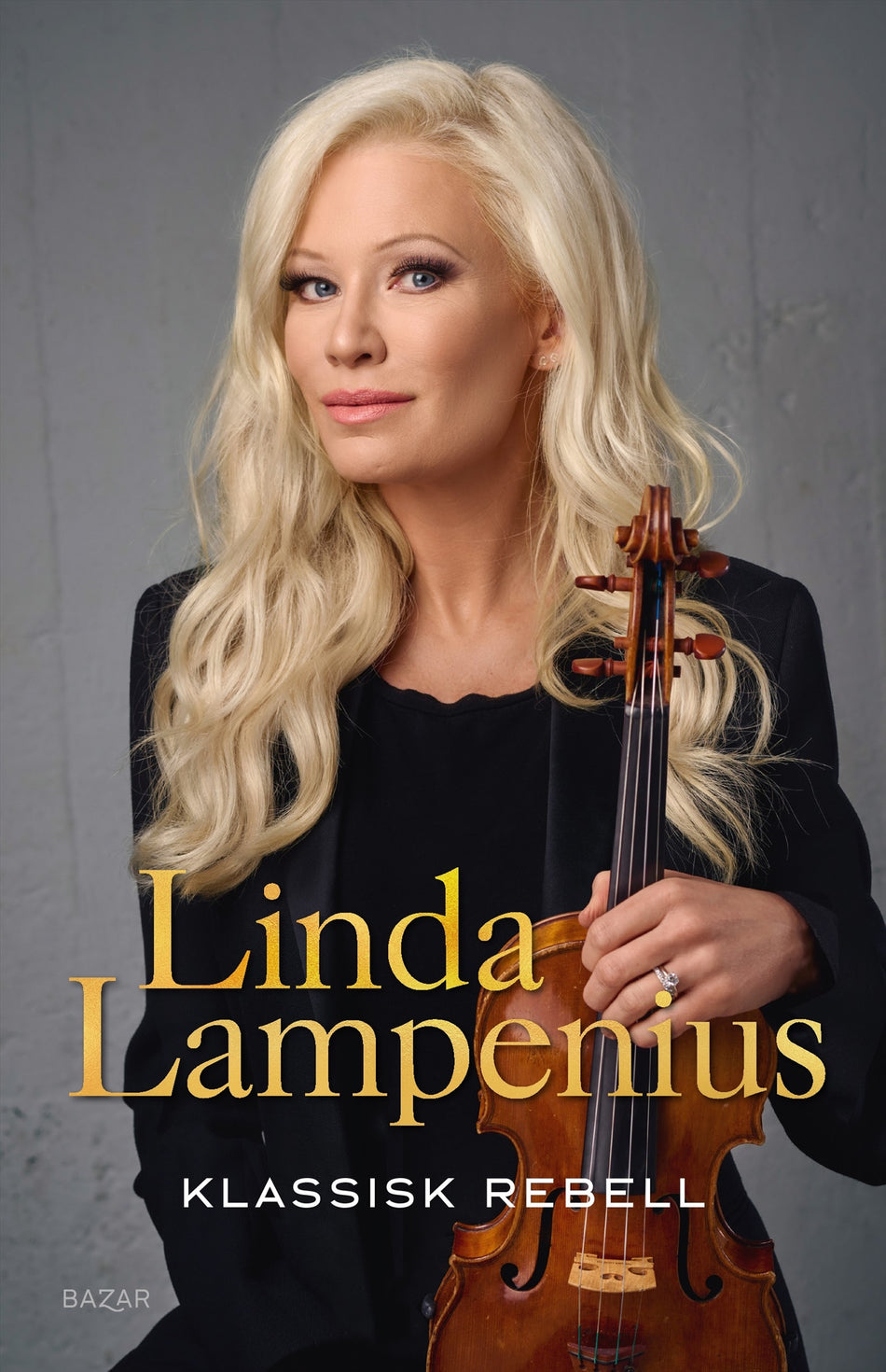 Valokuva kirjasta Linda Lampenius Klassisk rebell, kuuluu tuoteryhmään Ruots muu tieto.