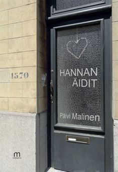 Valokuva kirjasta Päivi Malinen Hannan äidit, kuuluu tuoteryhmään Muut kaunokirjat.