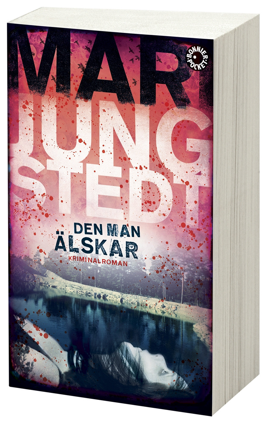Valokuva kirjasta Mari Jungstedt Den man älskar, kuuluu tuoteryhmään Ruots kaunokirjat.