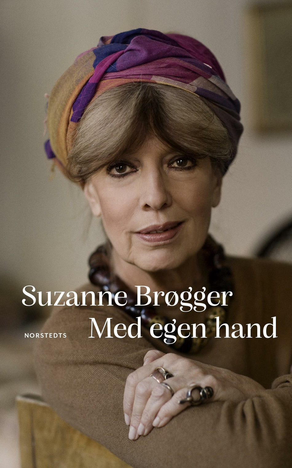 Valokuva kirjasta Suzanne Brøgger / Suzanne Brögger Med egen hand, kuuluu tuoteryhmään Ruots muu tieto.