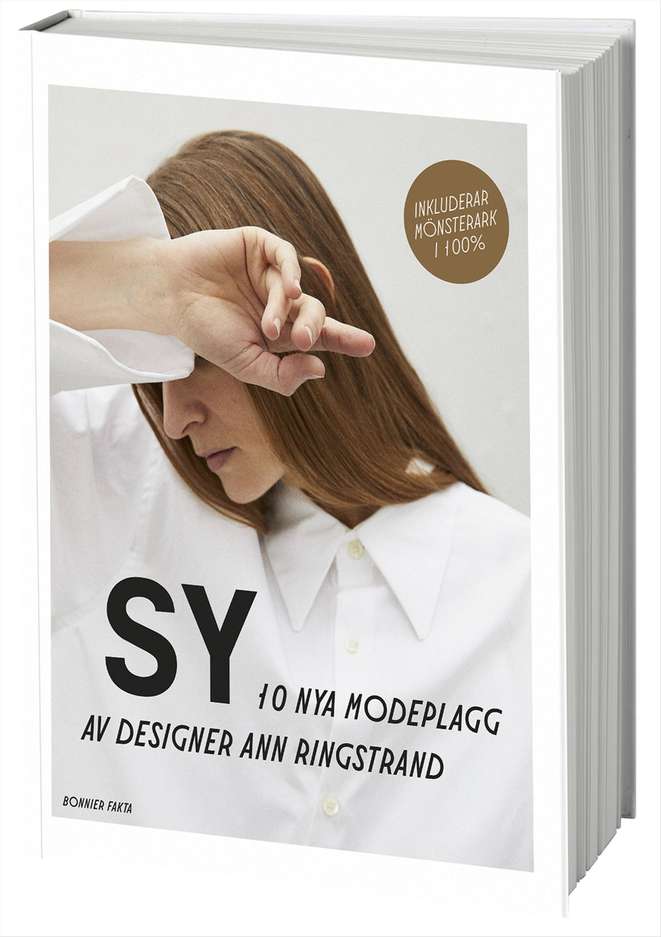 Valokuva kirjasta Ann Ringstrand Sy : 10 nya modeplagg av designer Ann Ringstrand, kuuluu tuoteryhmään Ruots harrasteet taide.