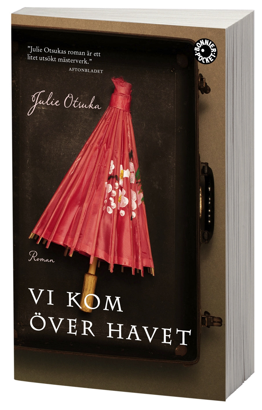 Valokuva kirjasta Julie Otsuka Vi kom över havet, kuuluu tuoteryhmään Ruots kaunokirjat.