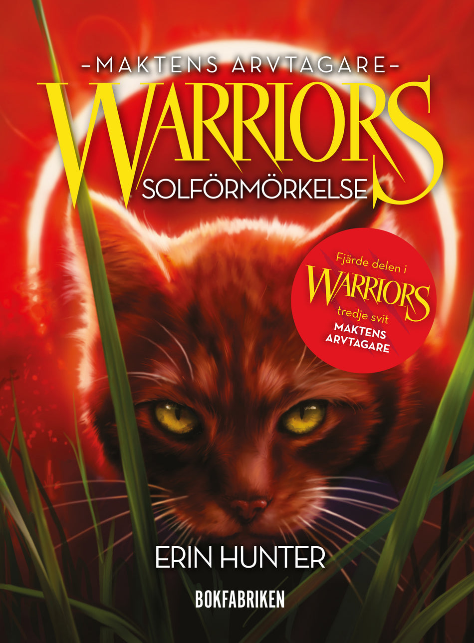 Valokuva kirjasta Erin Hunter Warriors serie 3. Solförmörkelse, kuuluu tuoteryhmään Ruots lapset nuoret ja sarjakuvat.