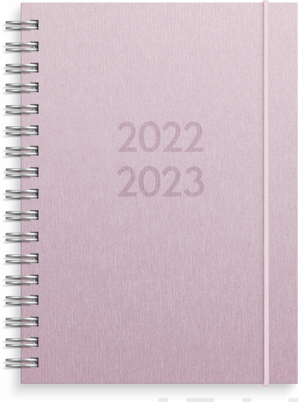 Valokuva tuotteesta Senator A6 Ariane roosa FSC Mix 2022-2023 (lukuvuosikalenteri), kuuluu tuoteryhmään Lukuvuosikalenterit.